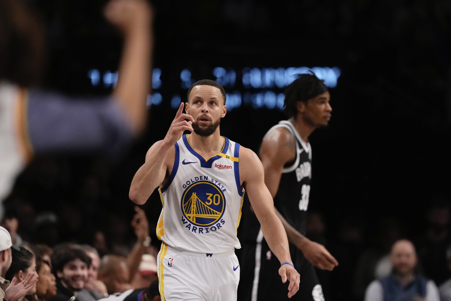 Curry scores 40 points and the Warriors finish a 4-1 trip Curry scores 40 points and the Warriors finish a 4-1 trip